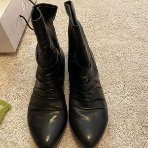 Nine West ‘Altayo’ booties